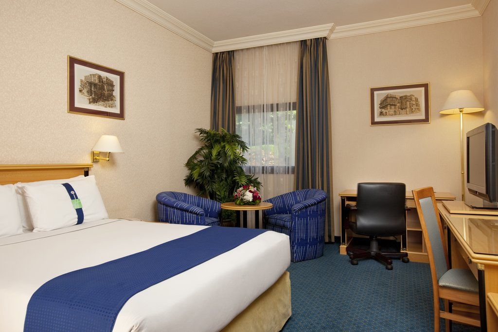 Hotel By Ihg 5*