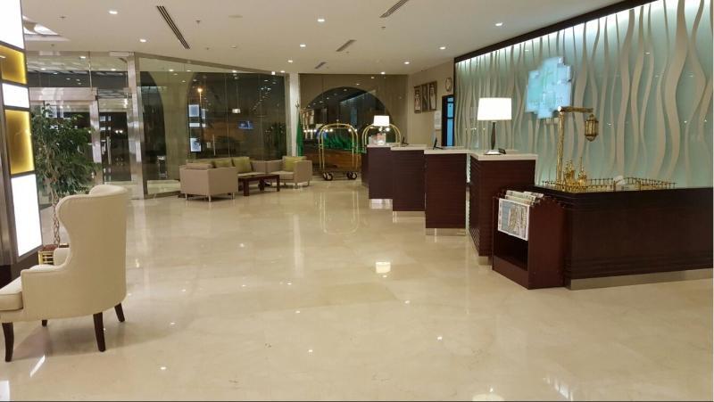By Ihg