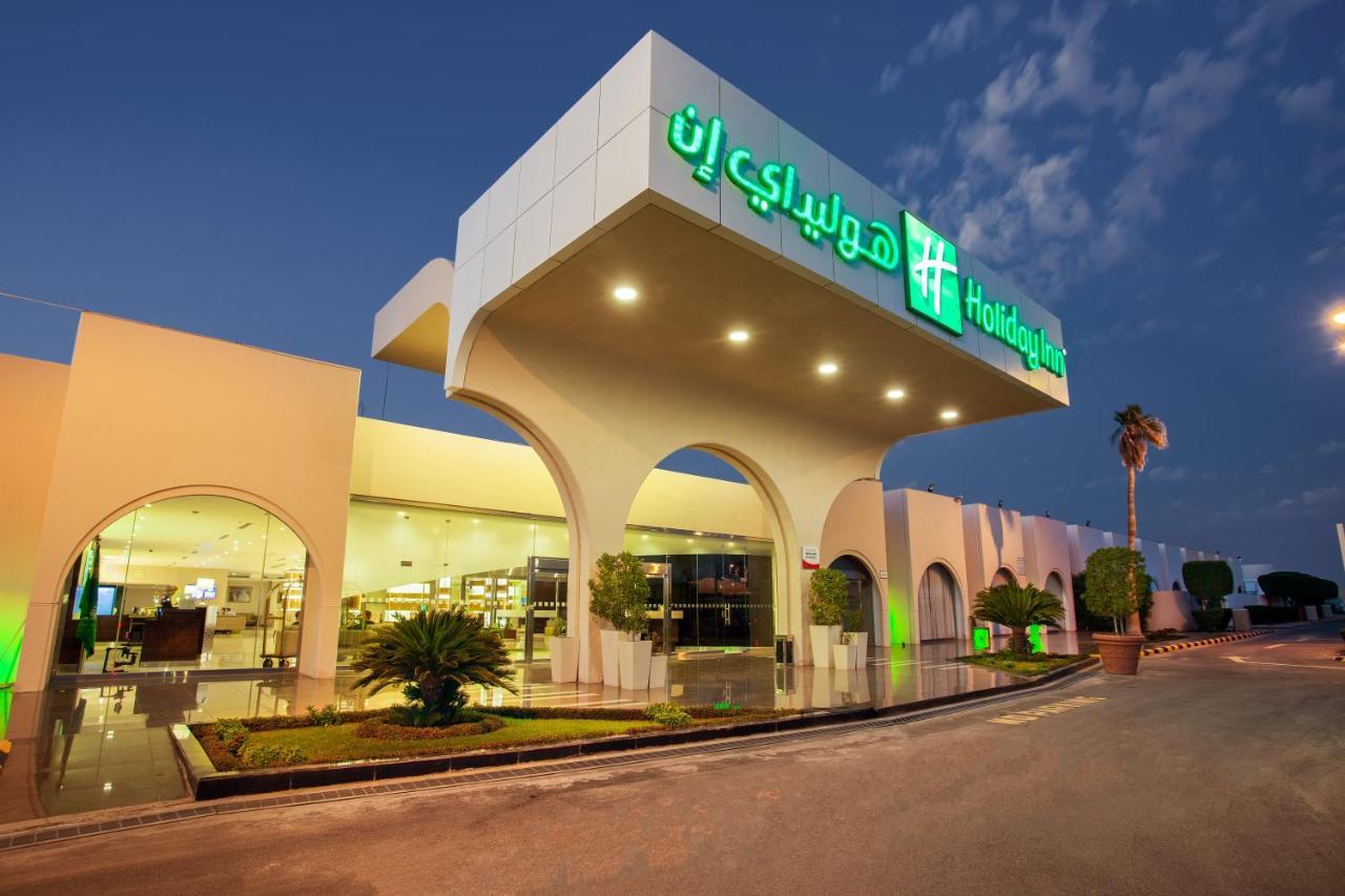 By Ihg
